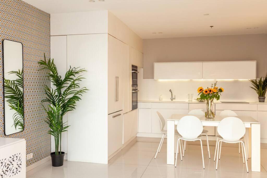 Beautiful In Neve Tzedek Tower Apartment Tel Aviv